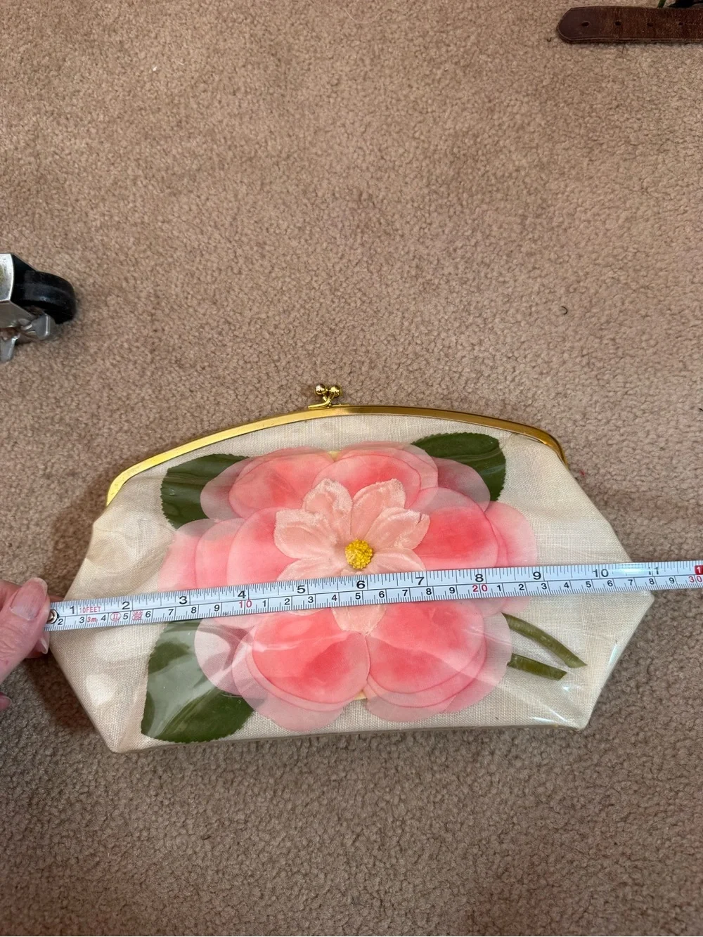 Vintage Cottagecore pink floral gold metal frame kisslock Clutch